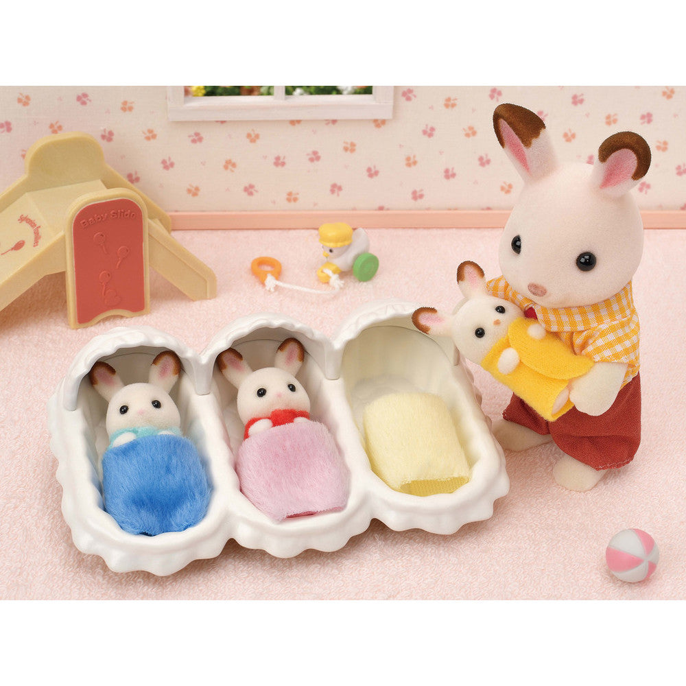 Calico Critters: Triplet's Care Playset