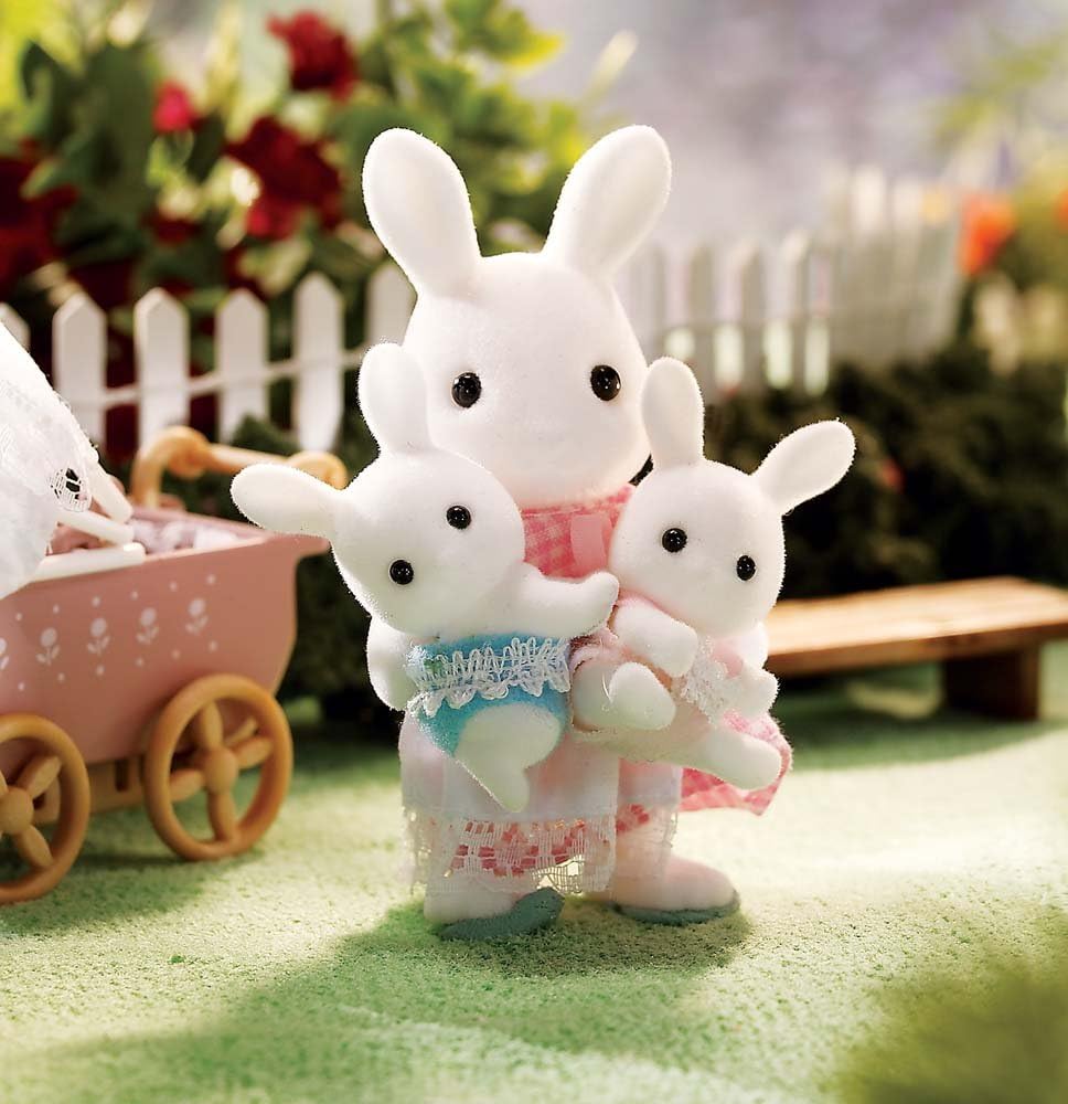 Calico Critters: Connor 'n' Kerri's Carriage Ride Play Set (Milk Rabbit Mom and Babies)