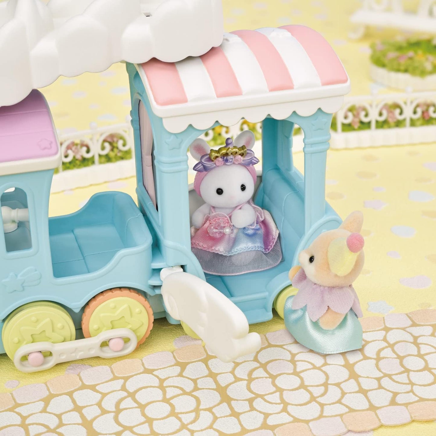 Calico Critters: Floating Cloud Rainbow Train Playset