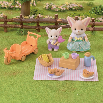 Calico Critters: Sunny Picnic Set (Fennec Fox Siblings)