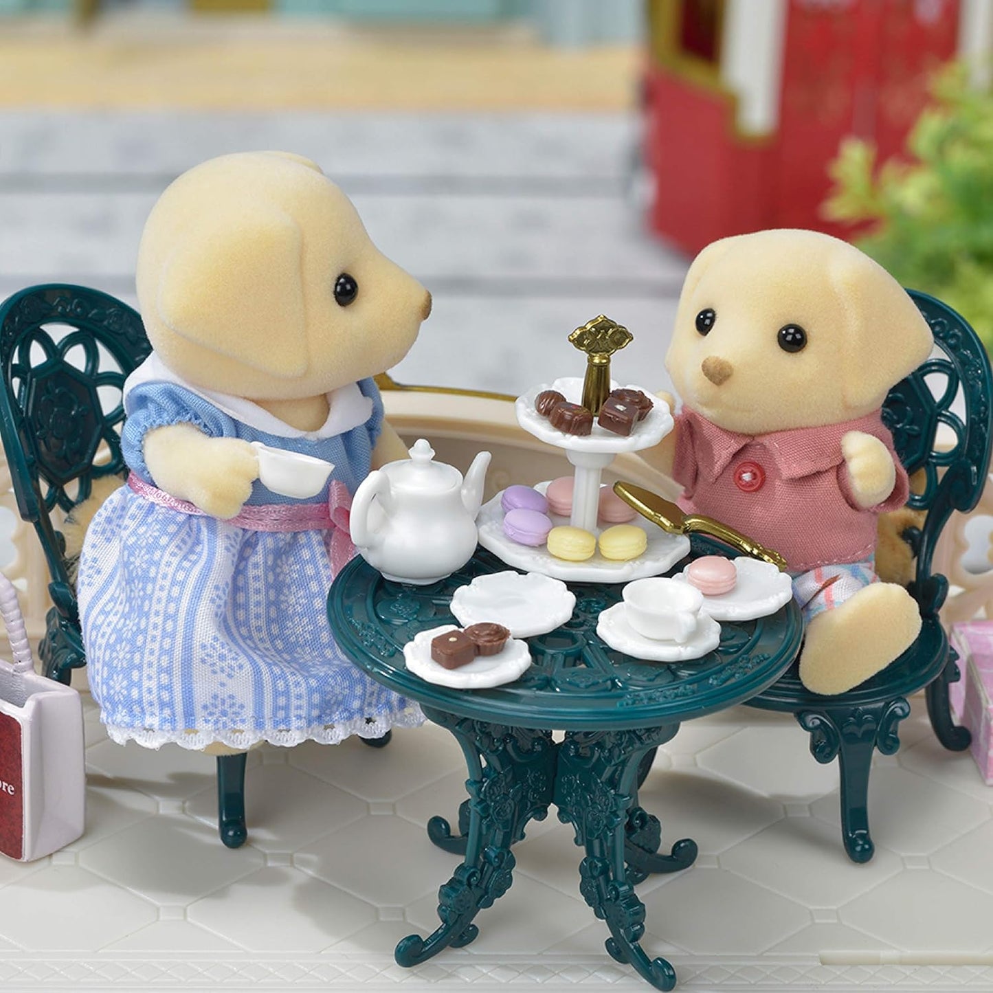 Calico Critters: Yellow Labrador Family