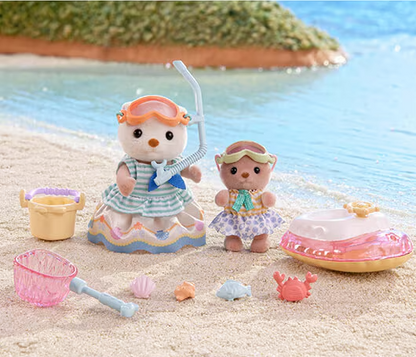 Calico Critters: Sea Otter Sisters Splashy Snorkel Set (North American Release)